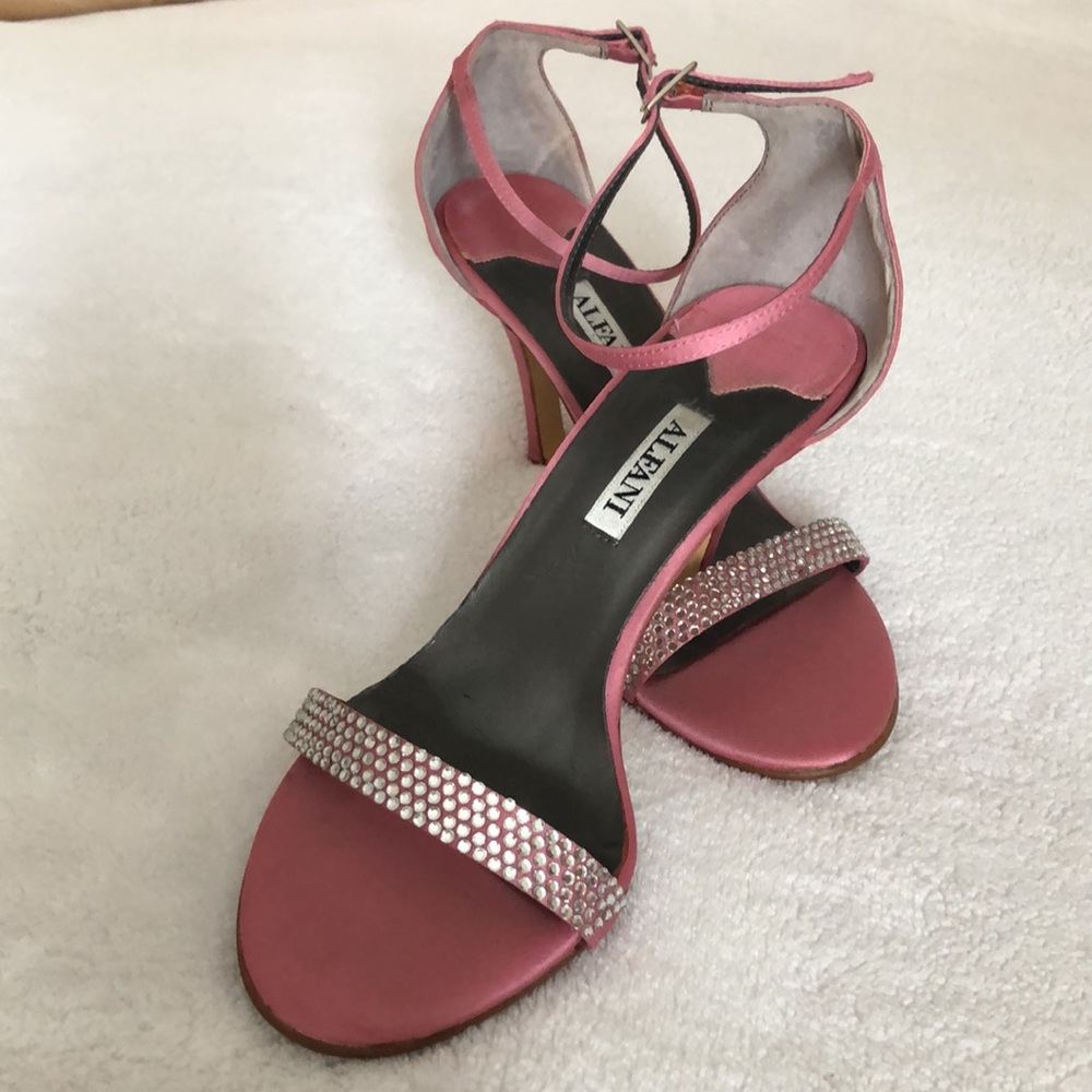 🆕ALFANI 💖🩶Pink Satin & Rhinestone Sandal! Size 7! Vintage! New! Never worn! - Picture 7 of 16
